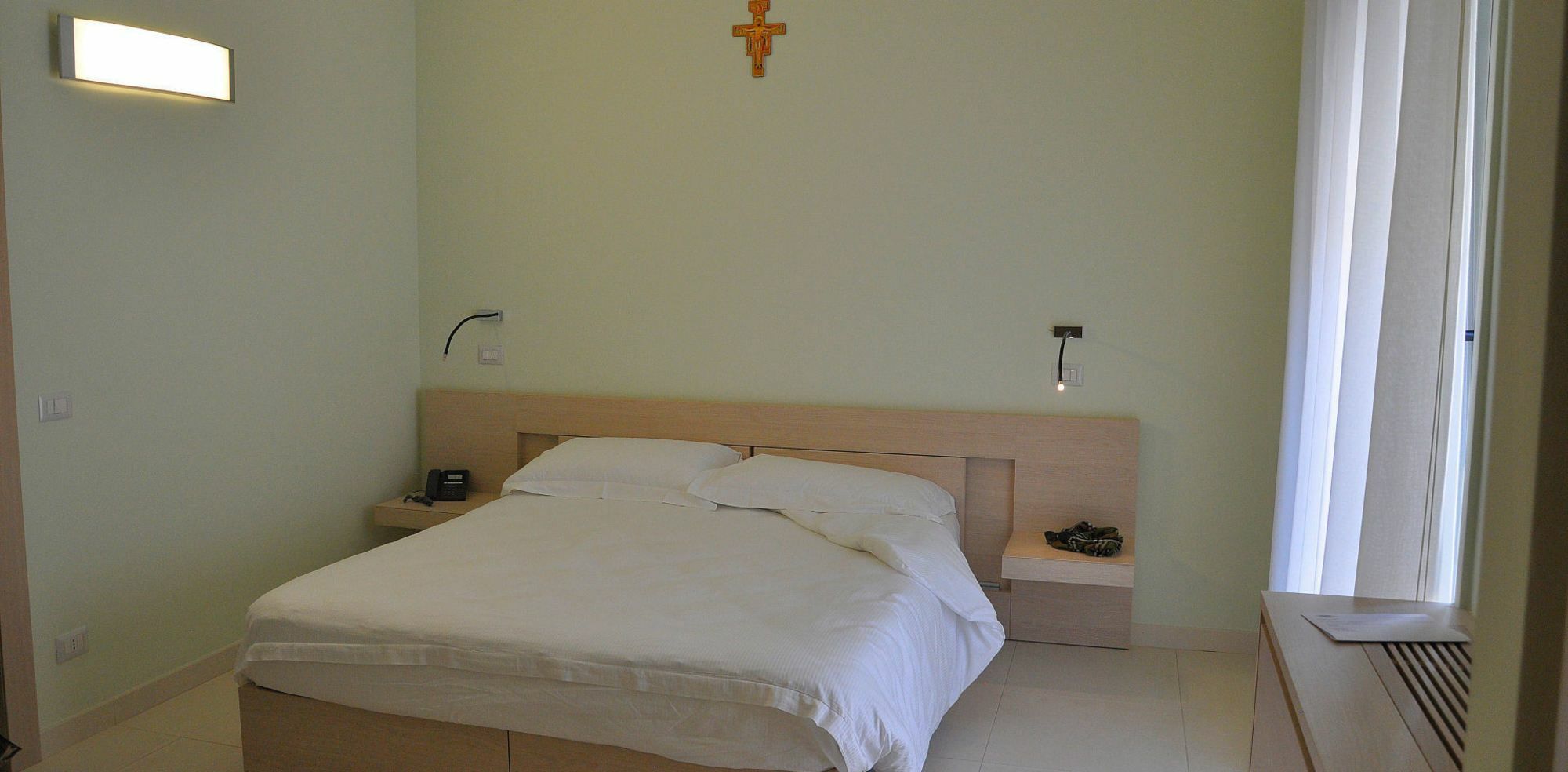 Domus Helena Guest house 3*