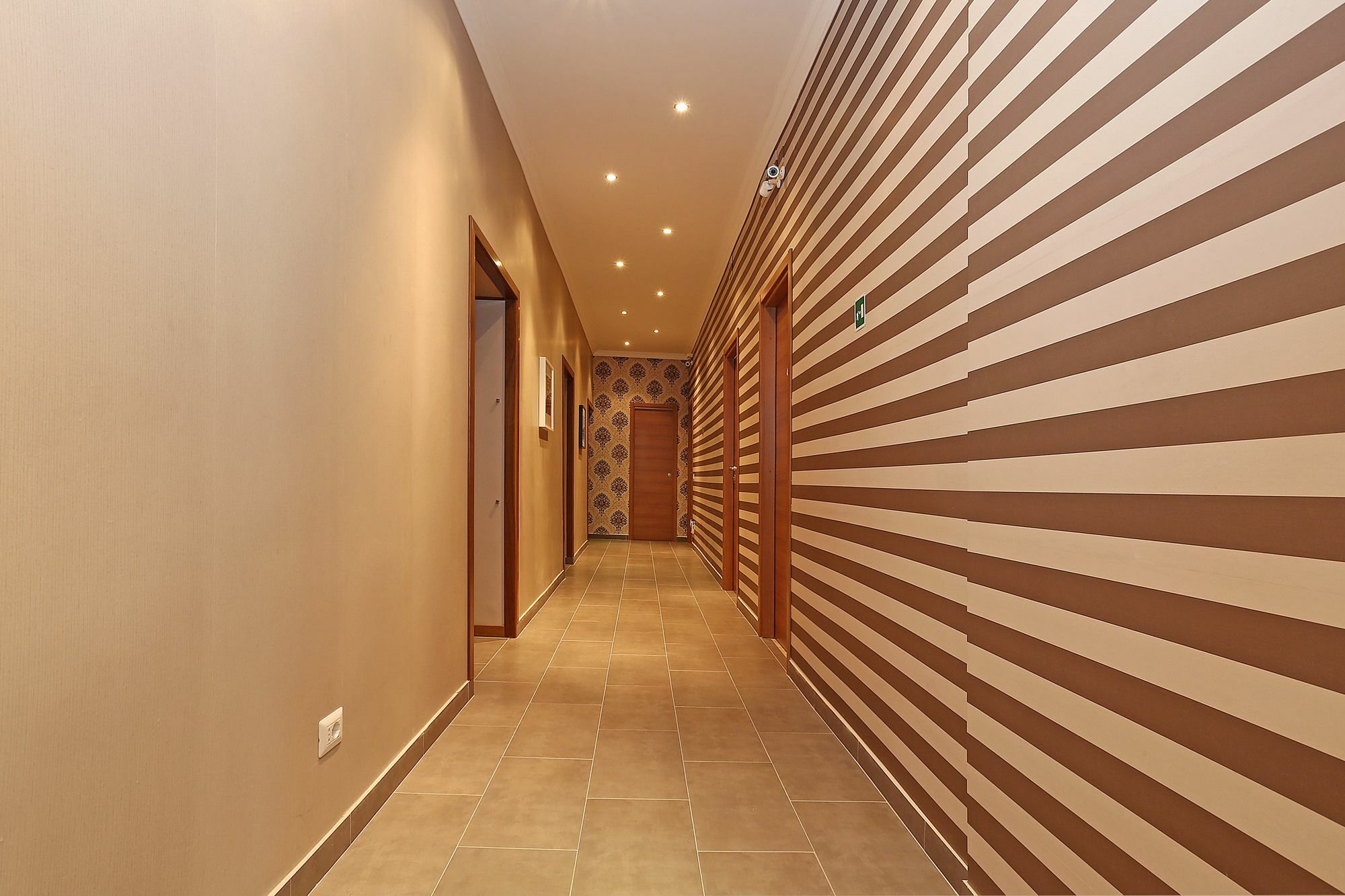 Rhome 20 3*