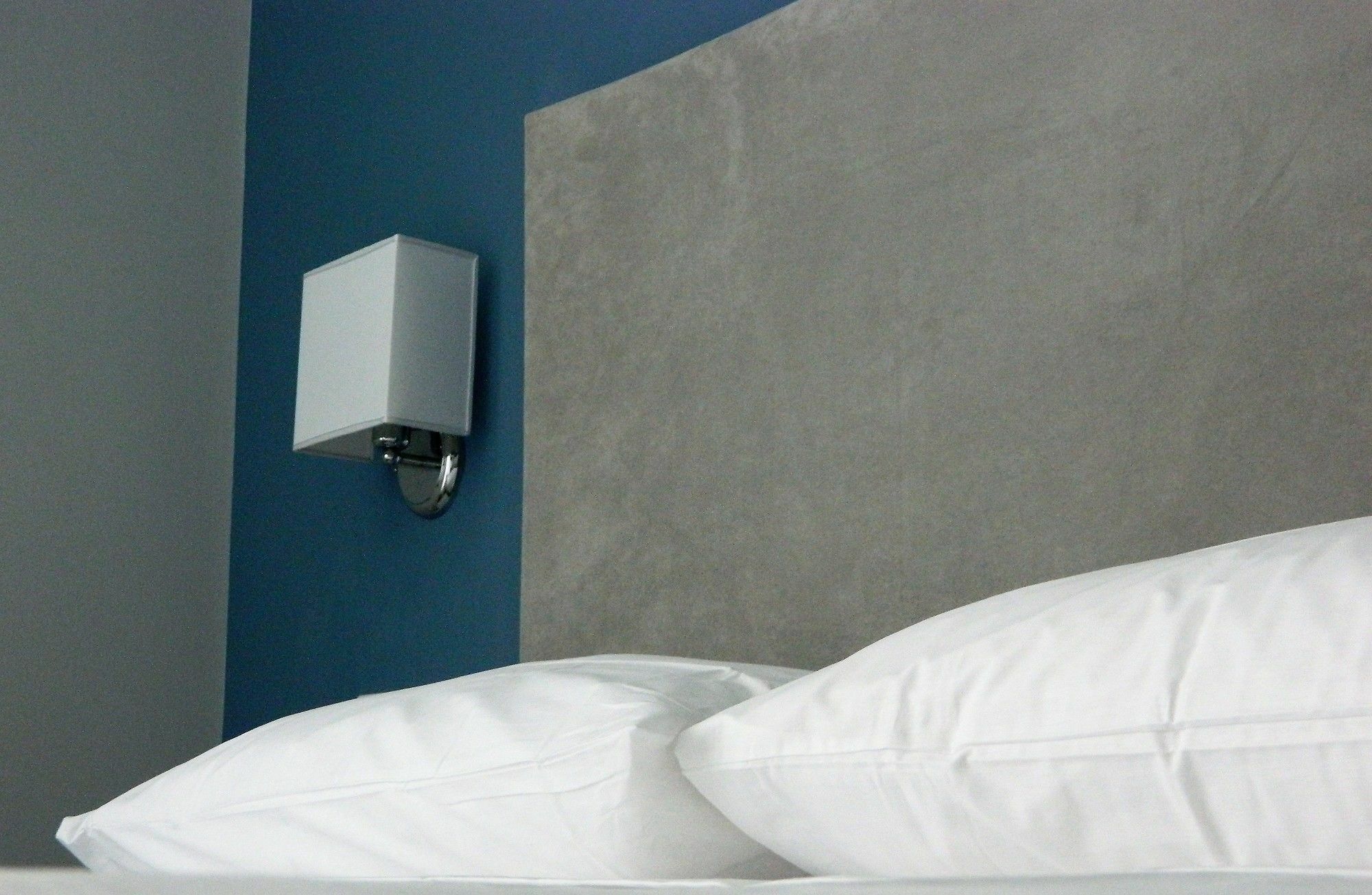 Eighty Four Luxury Pensión 3*
