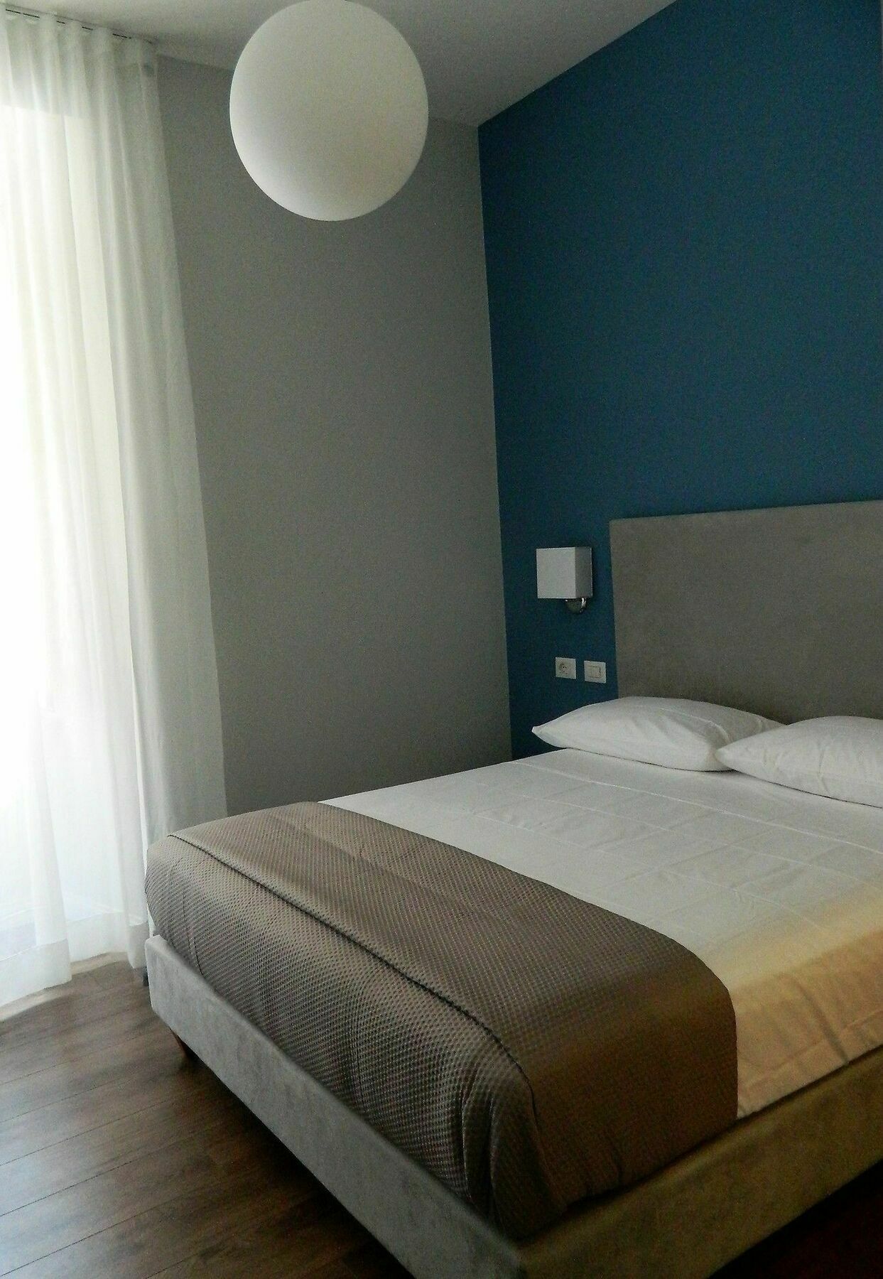 Pensión Eighty Four Luxury 3*