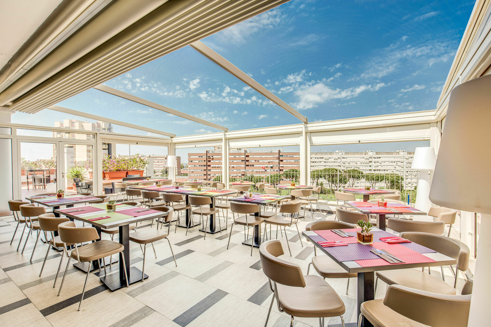 Warmthotel Hotel 4*