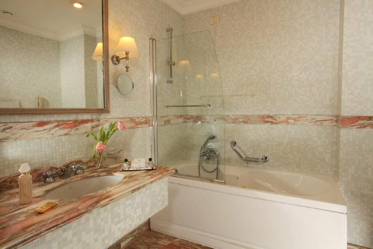 Imperiale By Omnia Roma