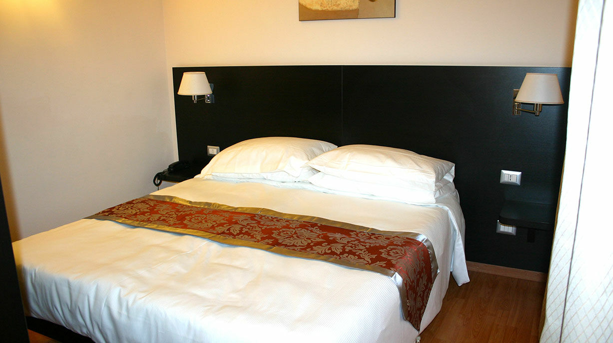 Regal Park Hotell
