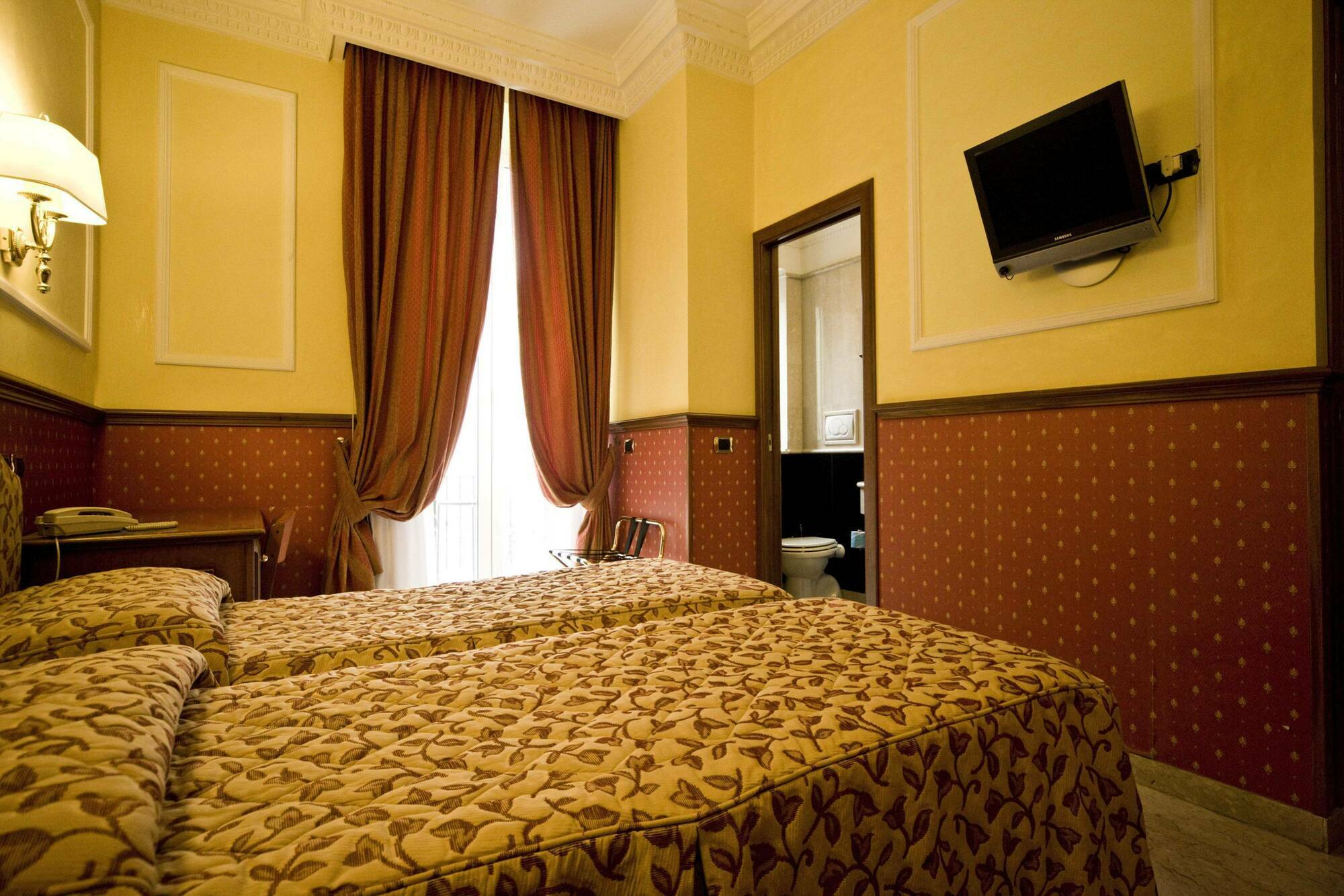 Donatello Hotell 3*