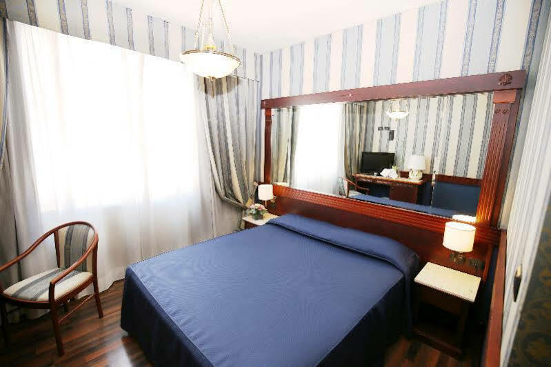 Regent 4* Rom