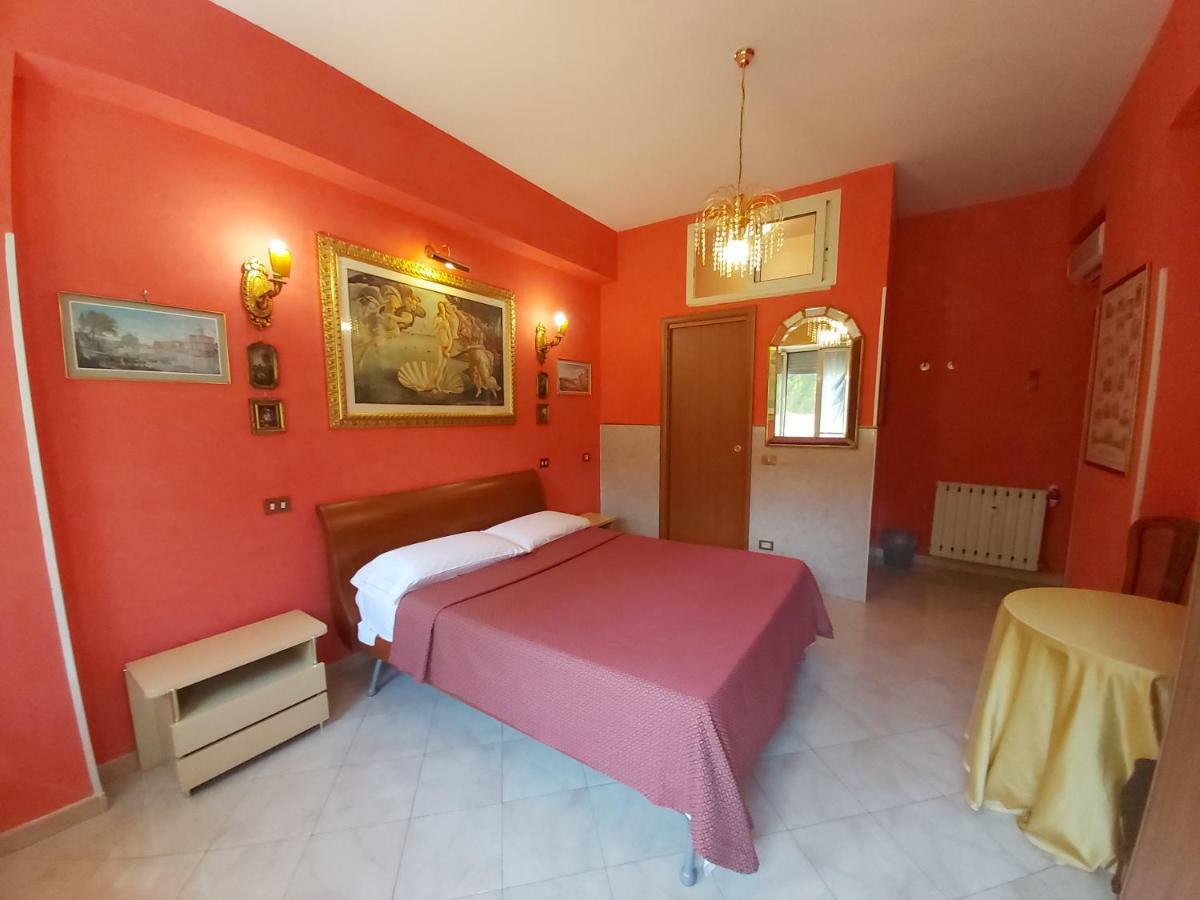 Babri Simim Taj Bed & Breakfast Roma
