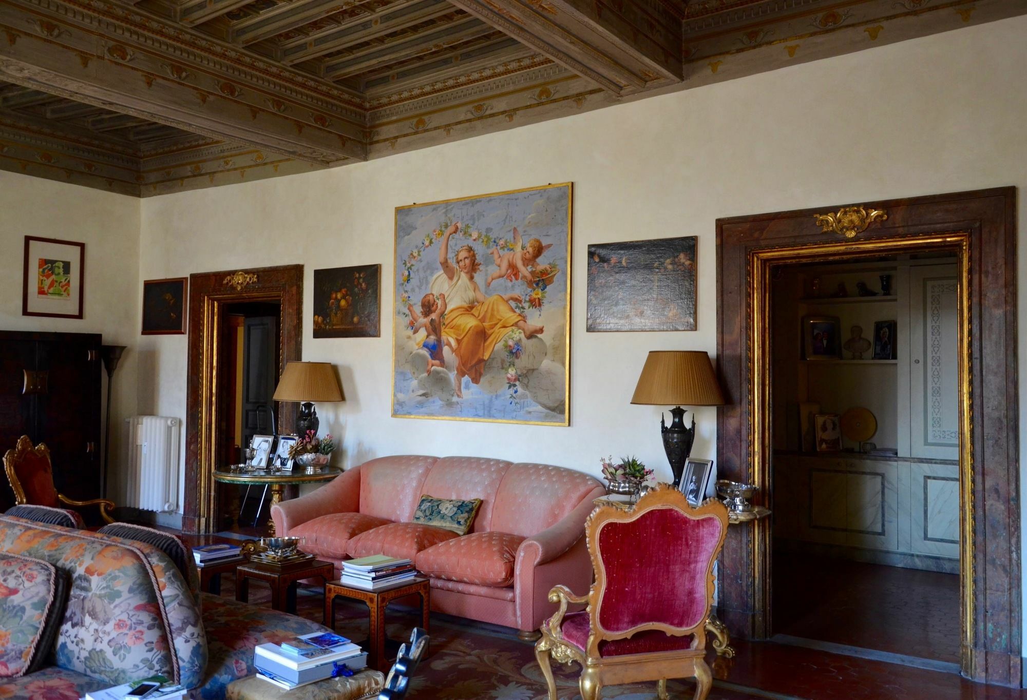 Exclusive Cairoli * Rome