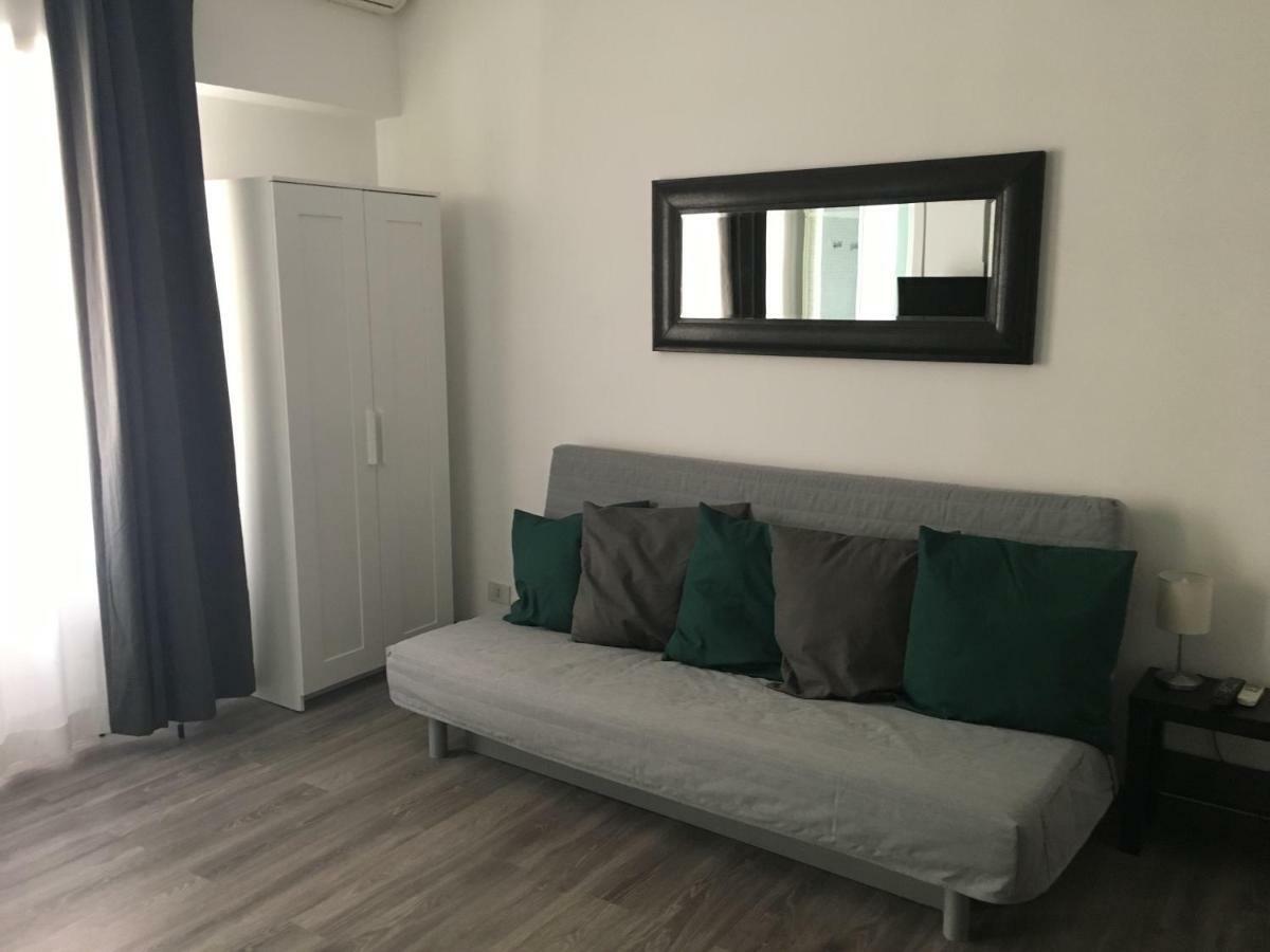 Interno 2 * Roma