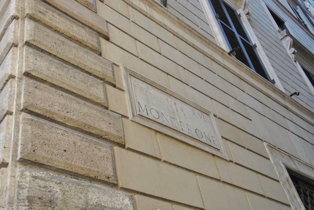 Pantheon Palazzo Lanzi *