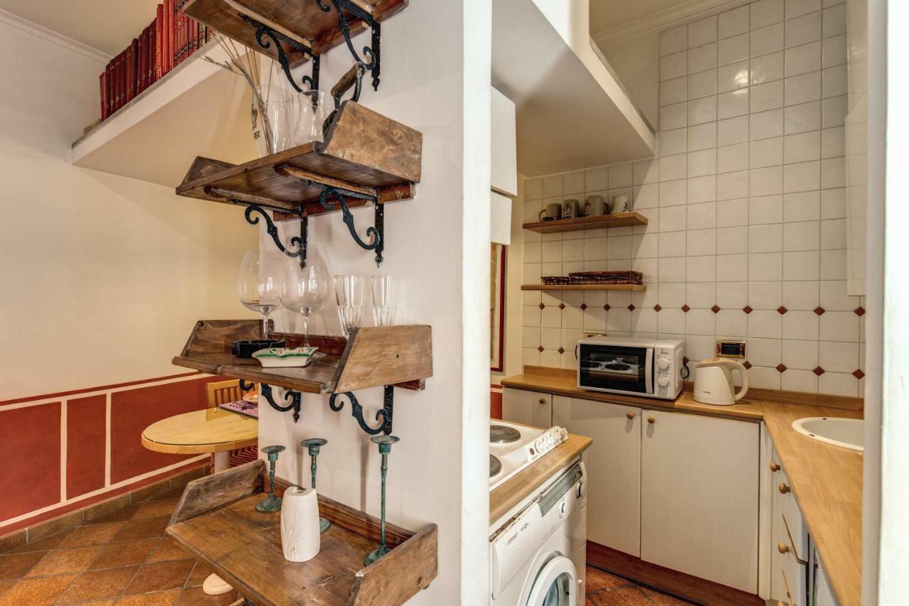 Lovely Flat By The Trevi Fountain *