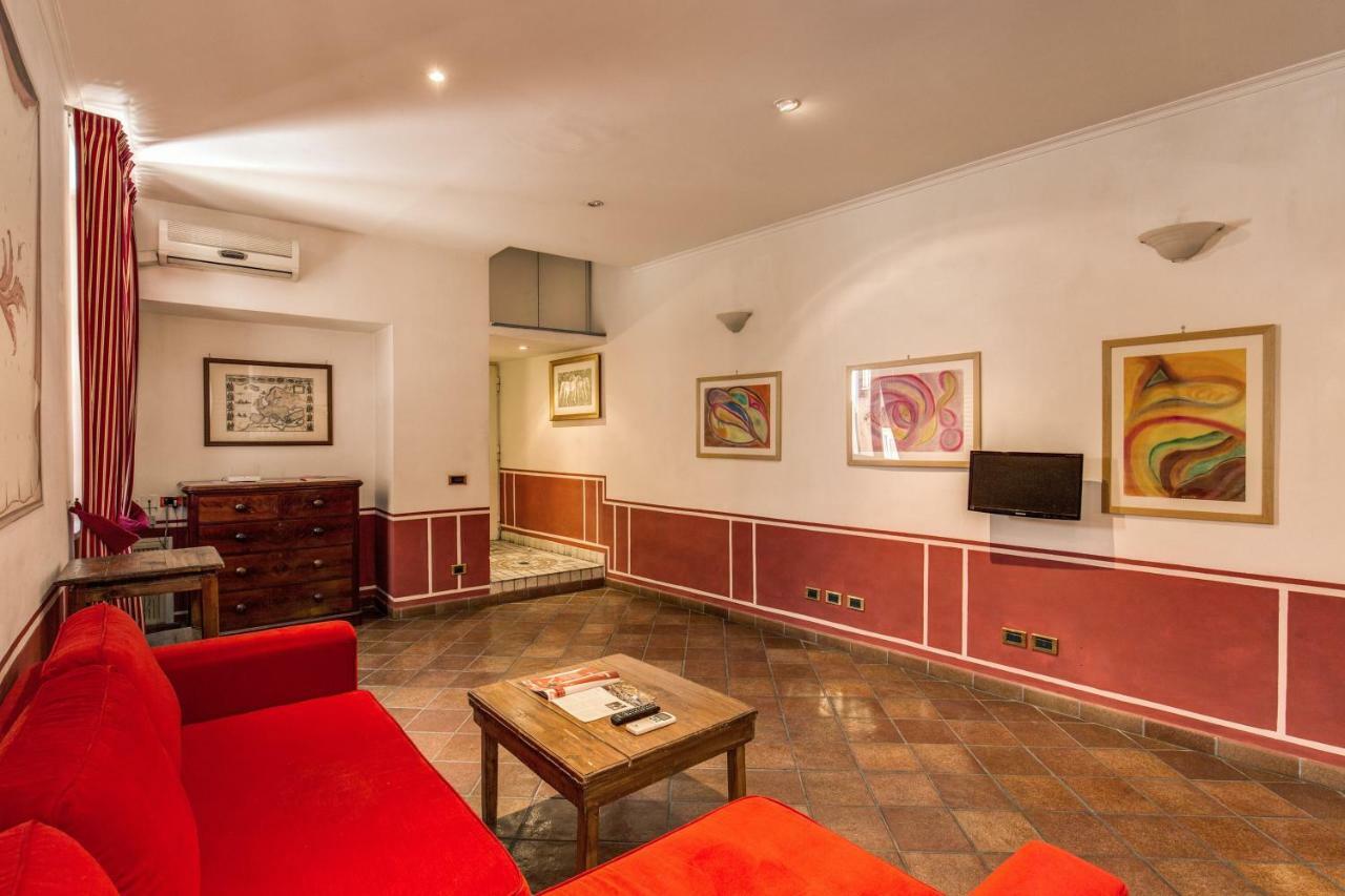 Lovely Flat By The Trevi Fountain