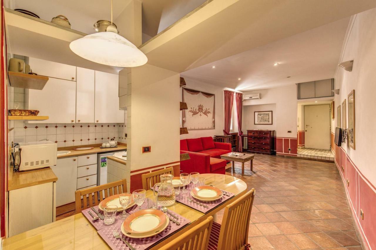 Lovely Flat By The Trevi Fountain Apartamento