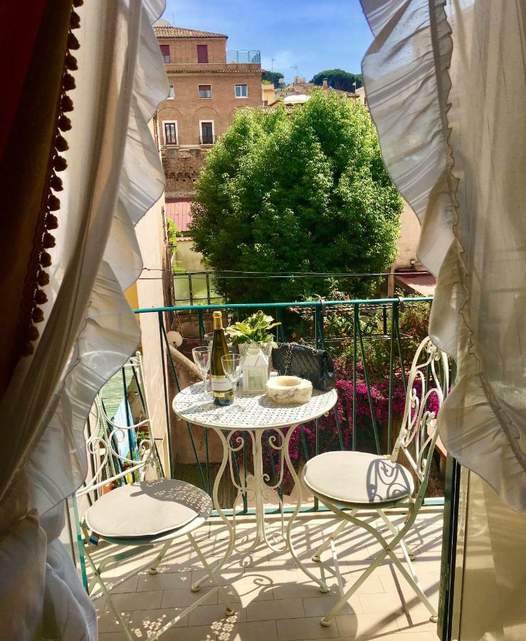 Apartment Borgo Pio 66 *