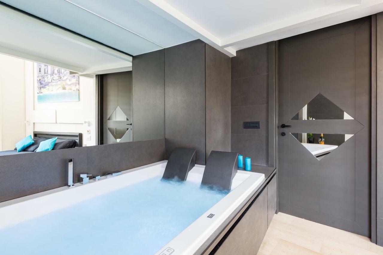 Lux- Spanish Steps 60a Exclusive