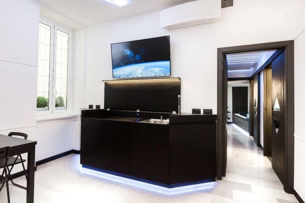 Lux- Spanish Steps 60a Exclusive