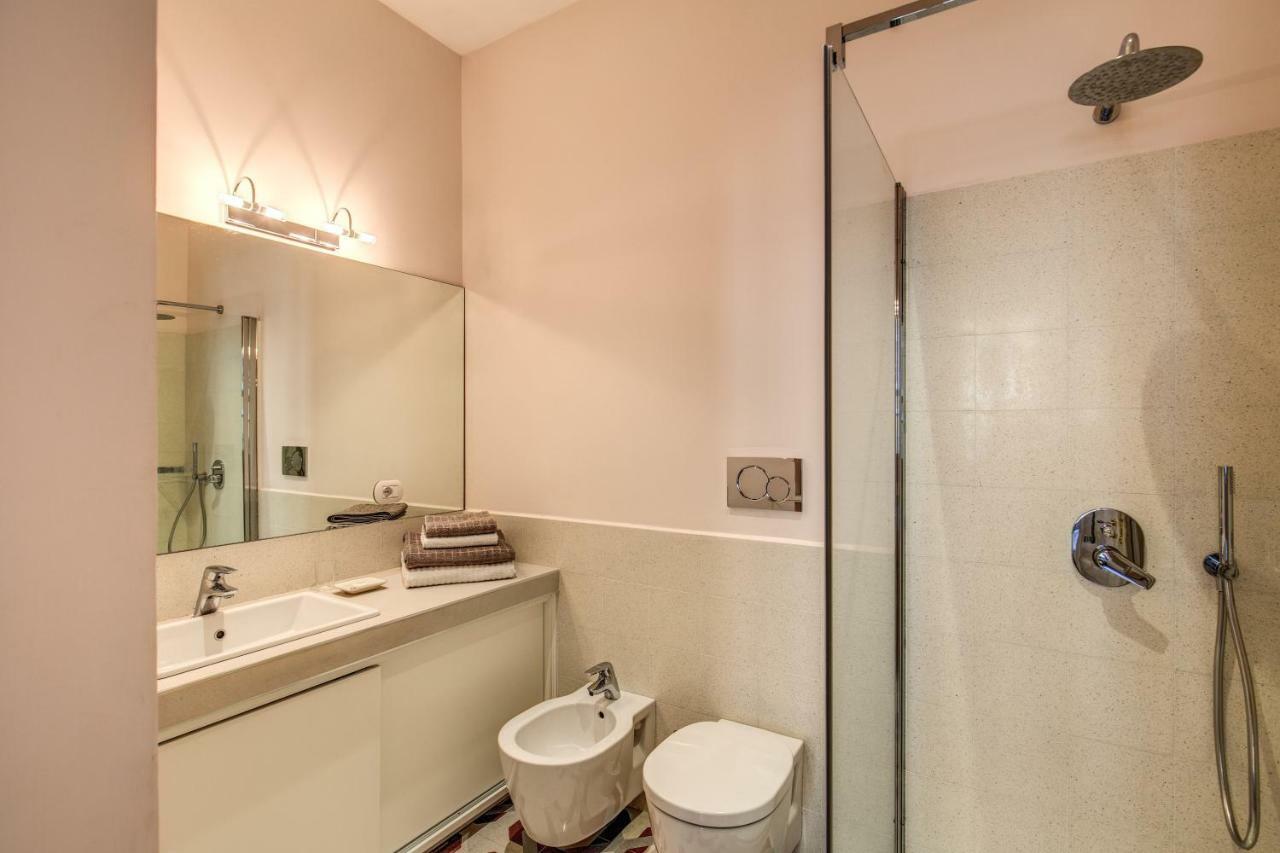 Dimension Trevi Apartment Rome
