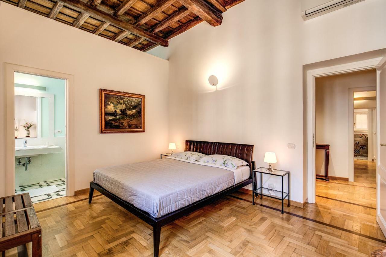 Dimension Trevi Apartment Rome