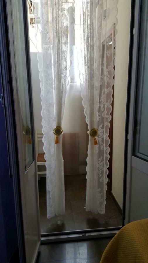 Tagliaferri Lucia Pensión 2*