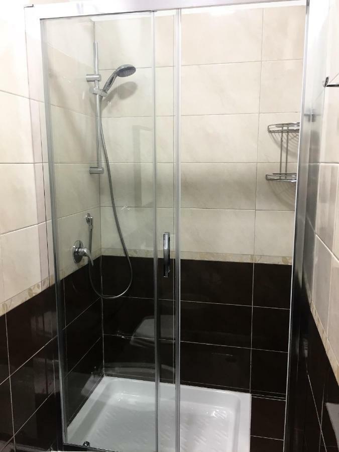 Bakirooms Pensión Roma