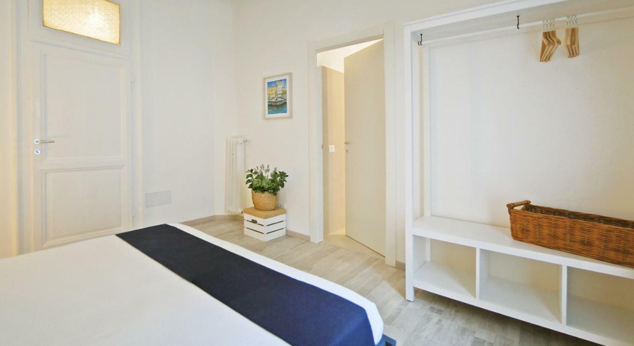 Pompeo Magno White Luxury Apartment Rom