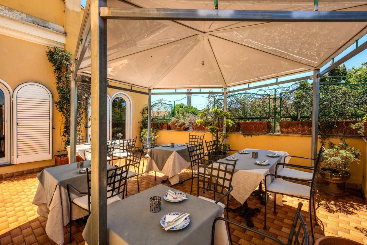 Comfort Astoria Palace Bed and breakfast 3*
