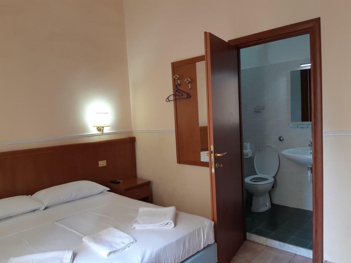 Hotell Aristotele 2*