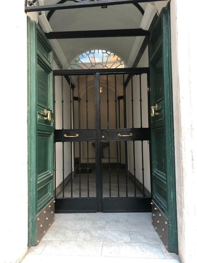 Pantheon Luxury Apartment