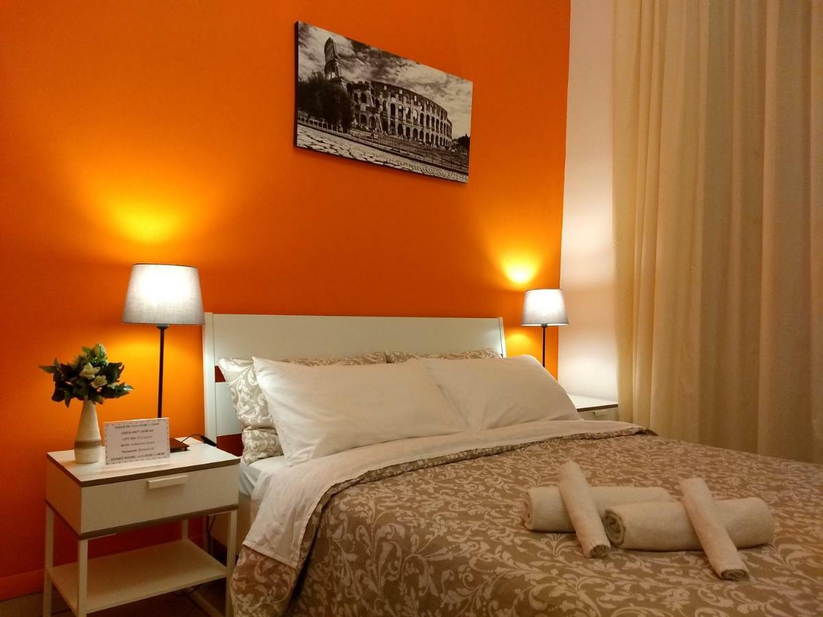 Amoraroma, Economy With Shared Bathrooms 3* Rom