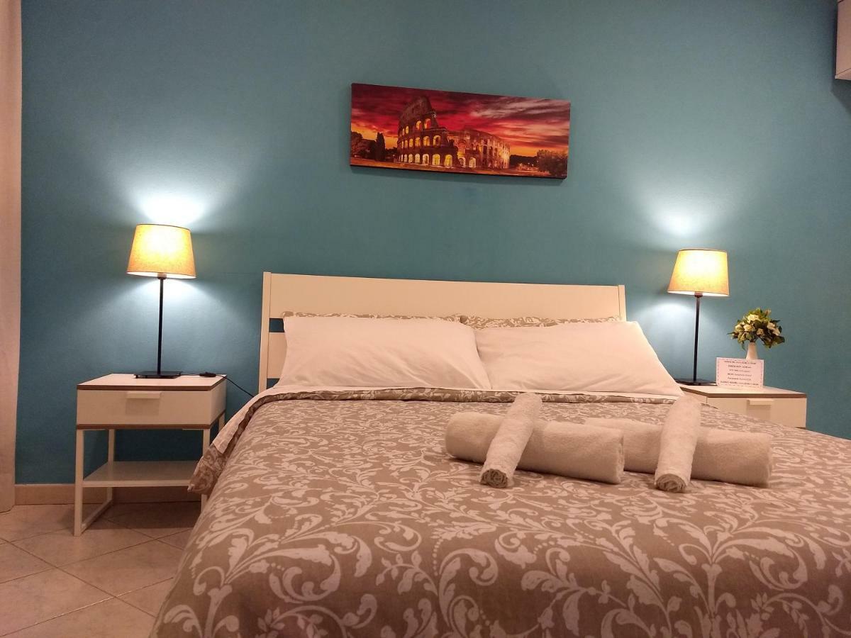 Amoraroma, Economy With Shared Bathrooms Rom