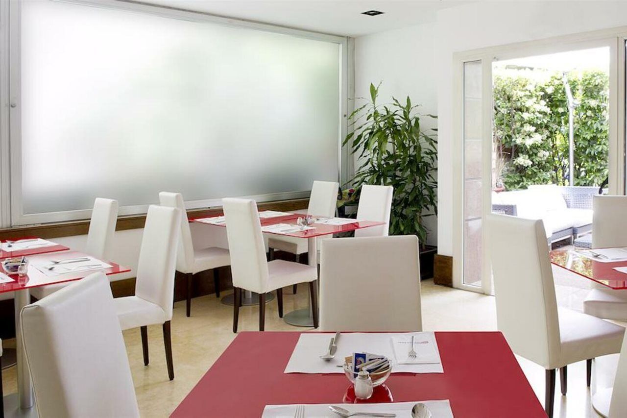 Hotel Hilton Garden Claridge 4*
