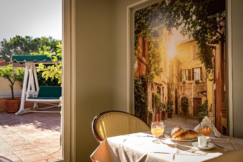 Hotel Aurelia San Pietro 4*