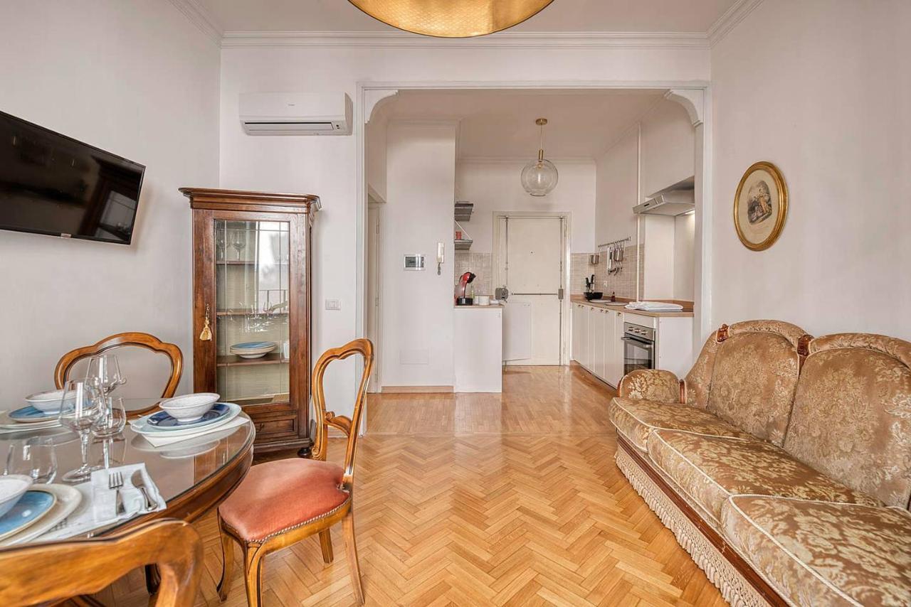 Apartment Palazzo Pamphili Lecca Di Guevara Rome