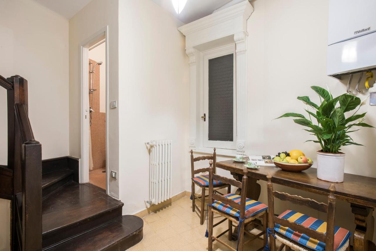 Flat Two Roma