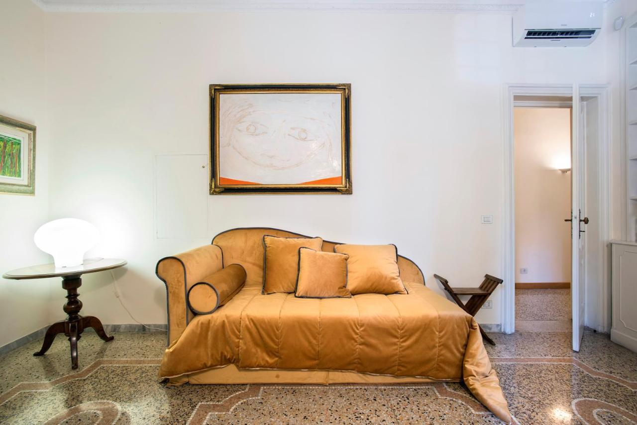 Flat Two Roma