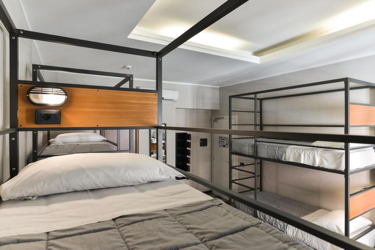 Yellowsquare Albergue
