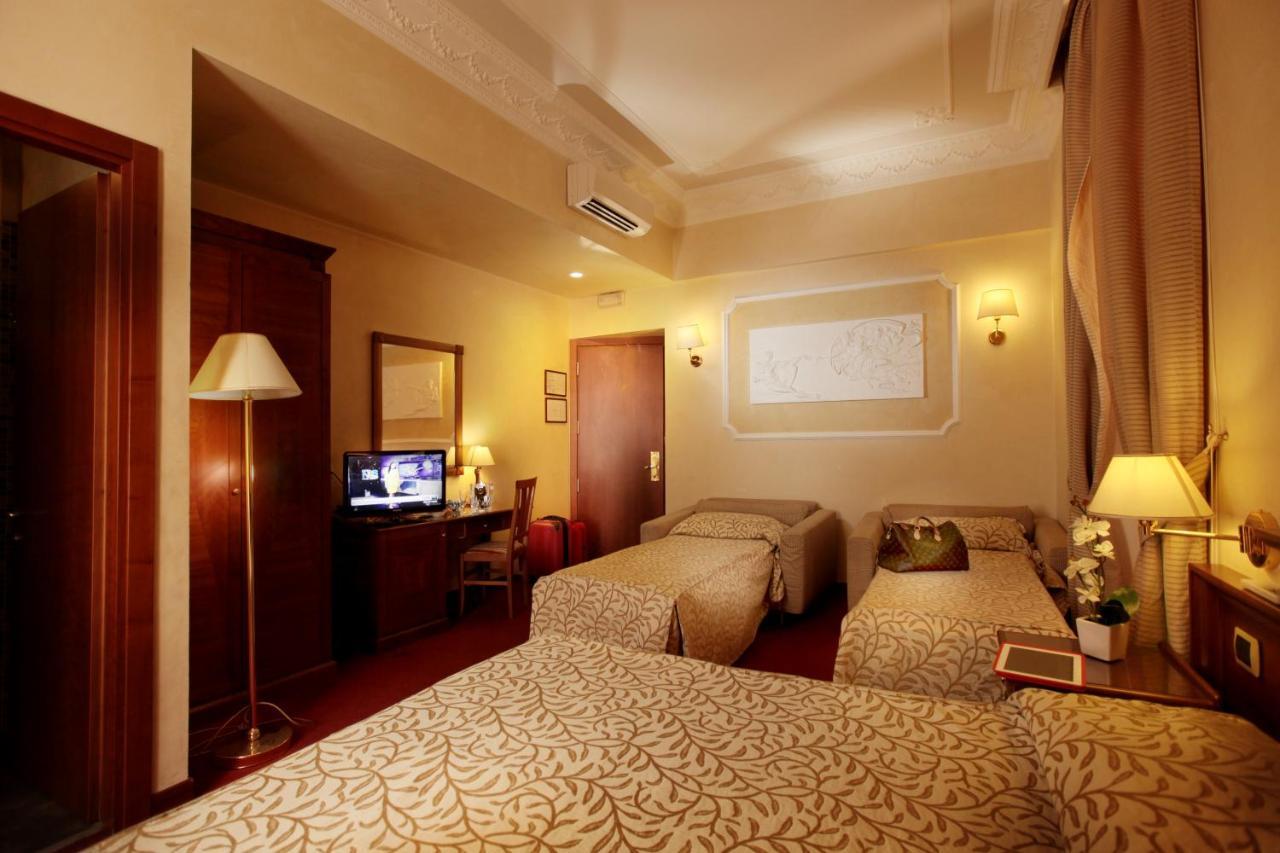 Hs 311 Hotel Rome