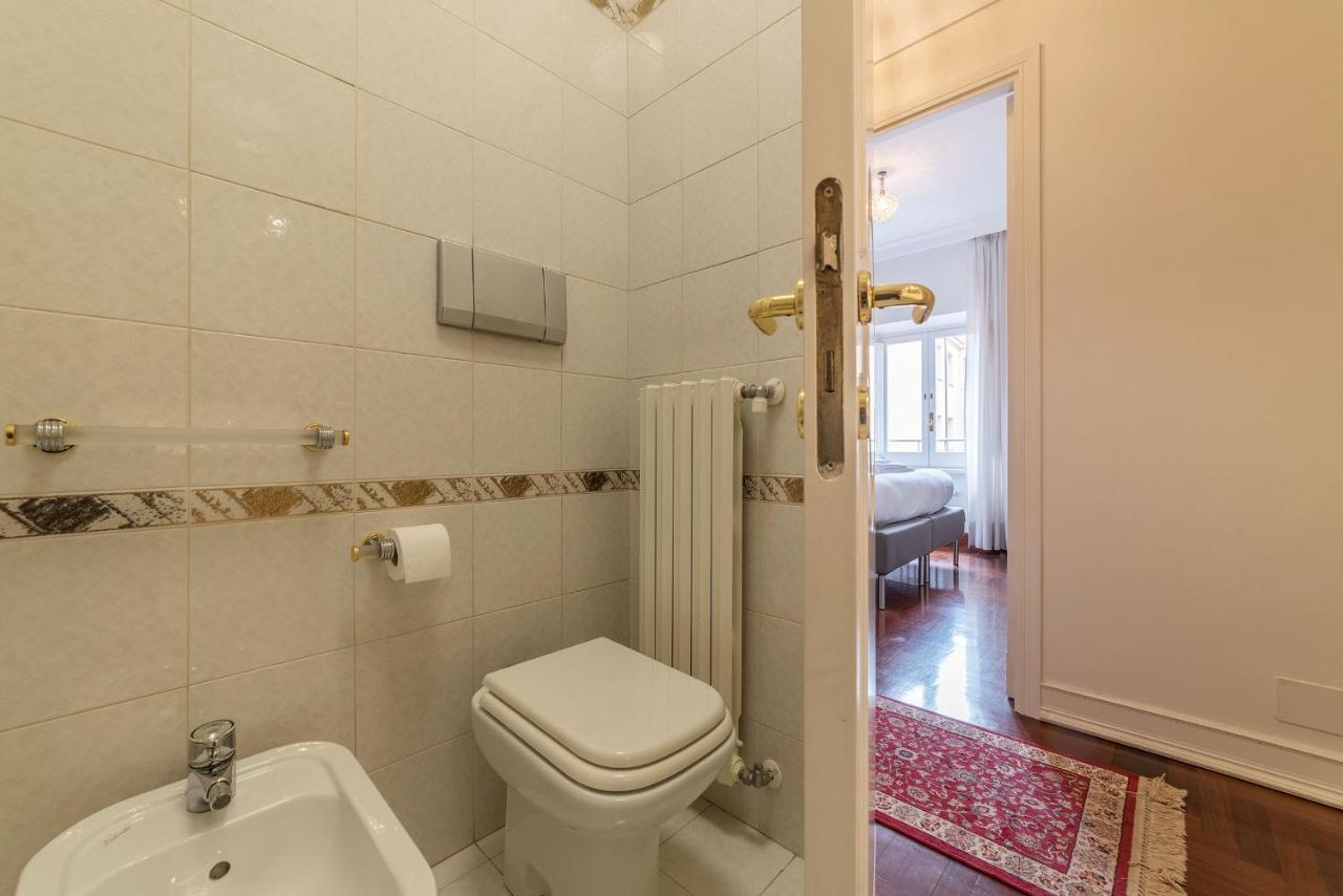 Quiet And Classic On Two Floors, By Trevi Fountain - Fromhometorome Leilighet