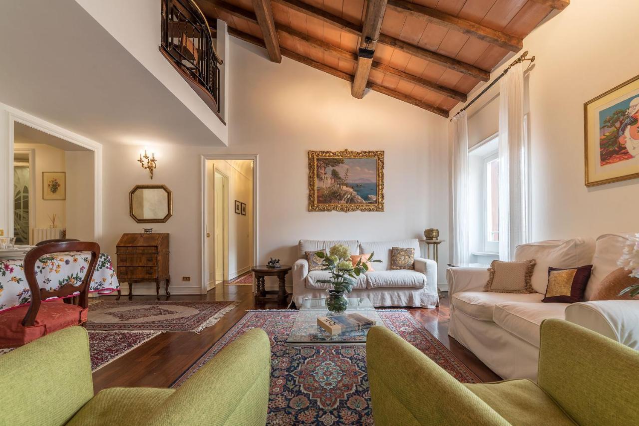 Quiet And Classic On Two Floors, By Trevi Fountain - Fromhometorome Leilighet Roma