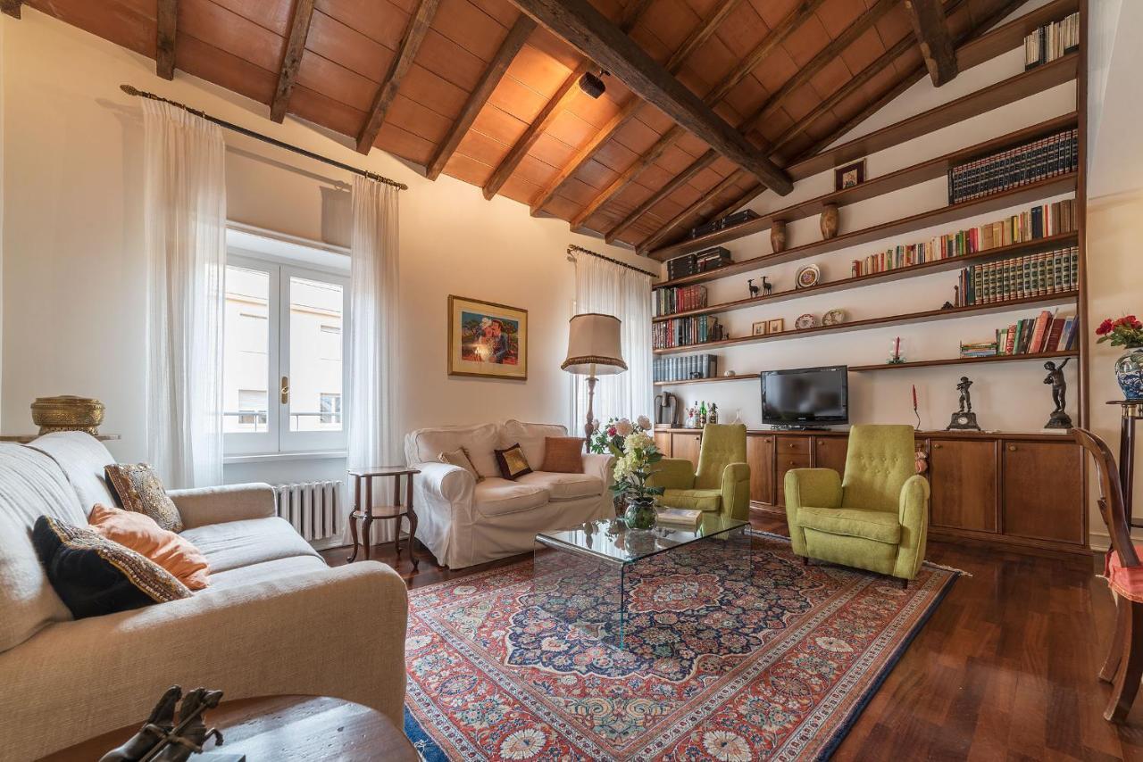 Quiet And Classic On Two Floors, By Trevi Fountain - Fromhometorome Leilighet *