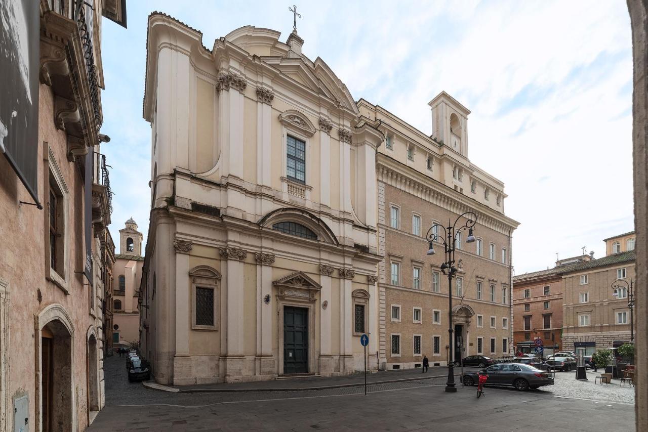 History And Modernity Meet By Fromhometorome Apartamento Roma