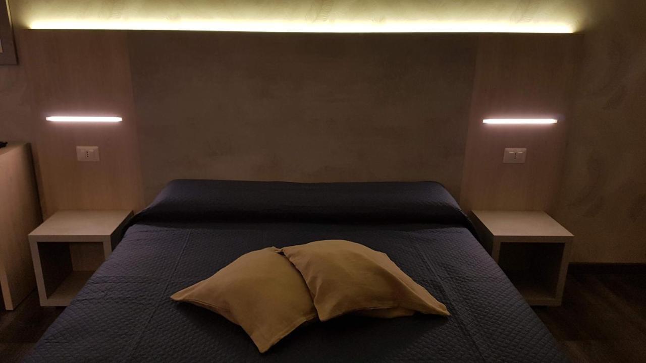 Domus 2* Rom