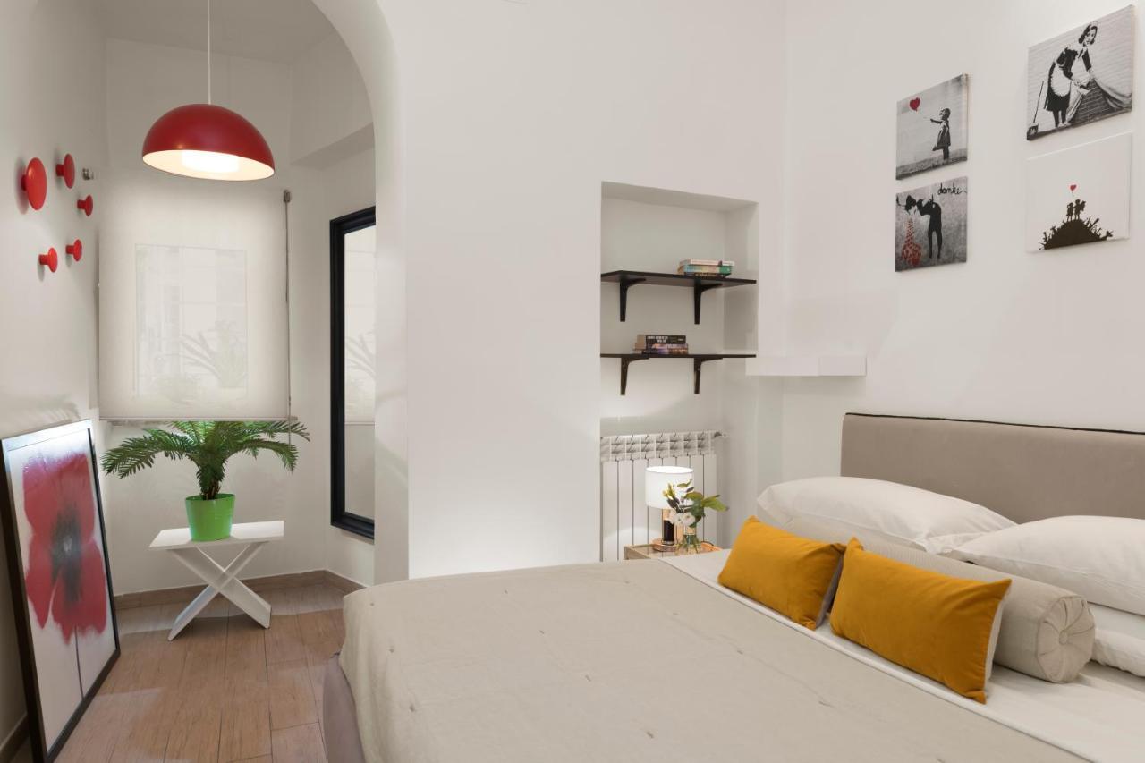 Grotte&grottino, 2 Next Door Apt In Campo De Fiori Apartment *