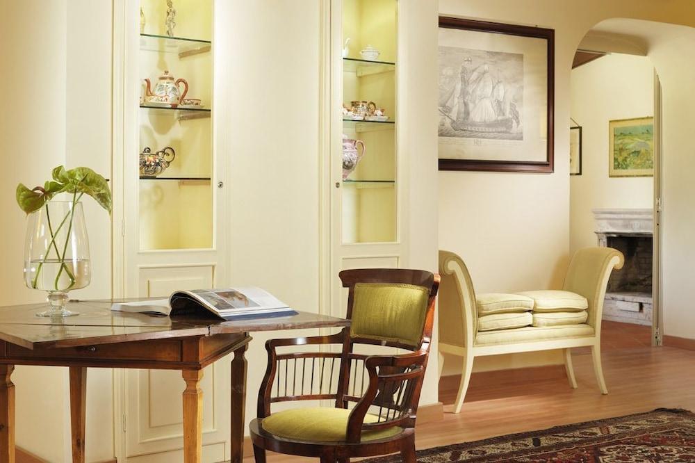 Hotell La Rocchetta 3*