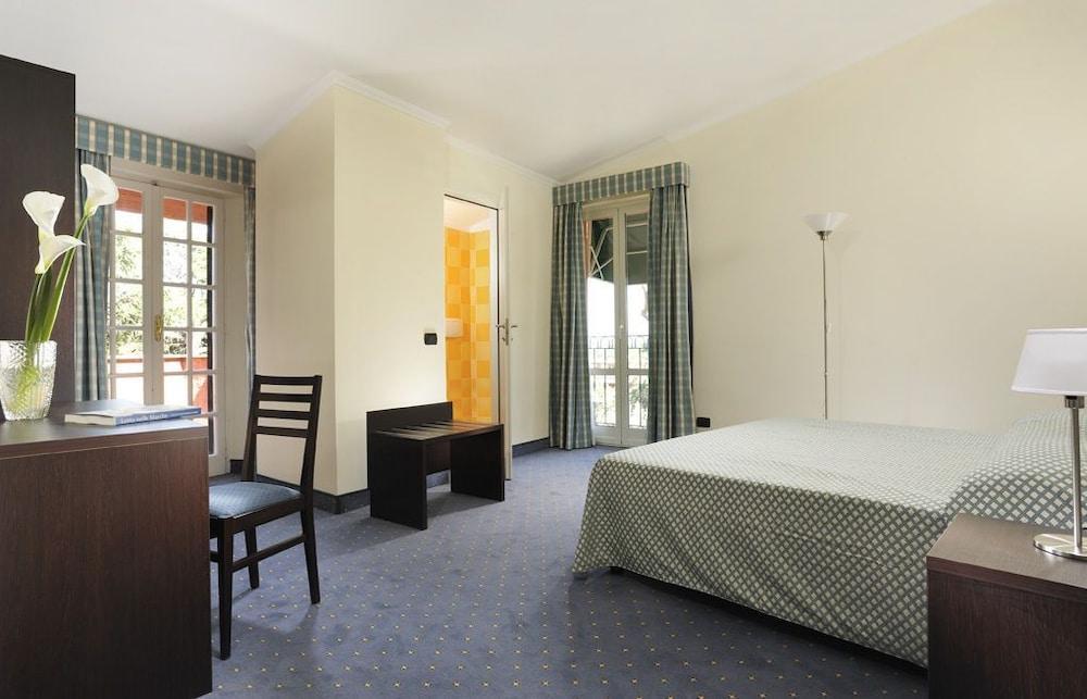 Hotell La Rocchetta 3*