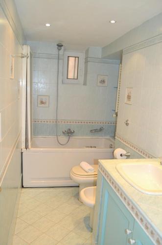 House 3* Rom