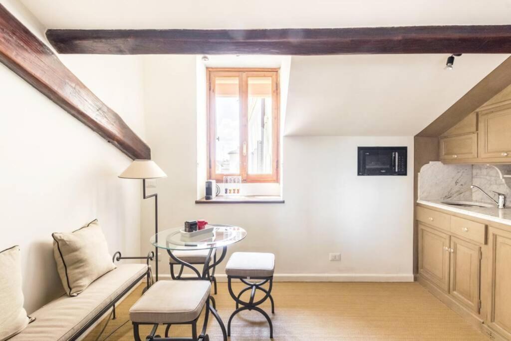 Palazzo Ruspoli Apartamento *
