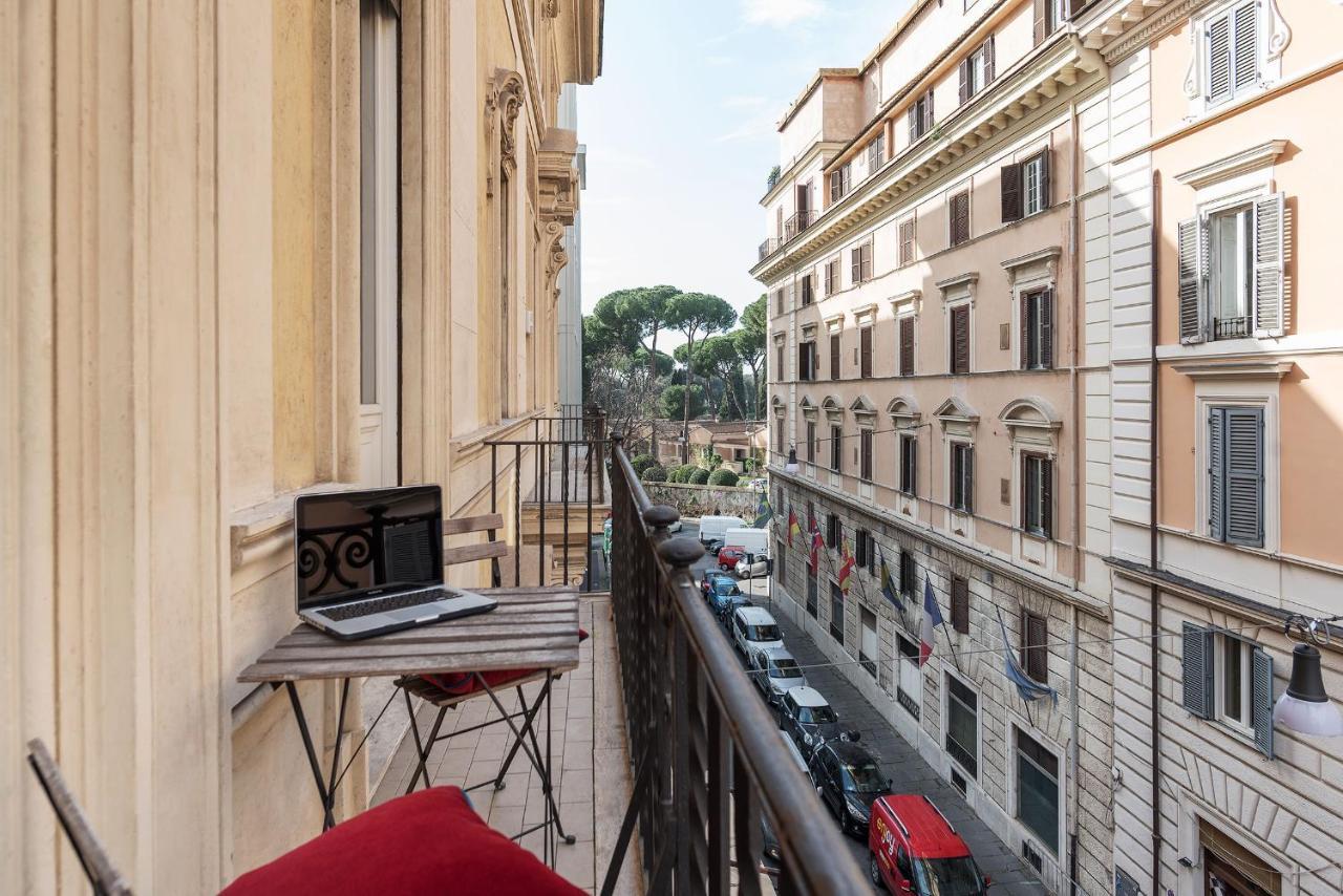 900 Lazio, Emilia & La Corte Leilighet