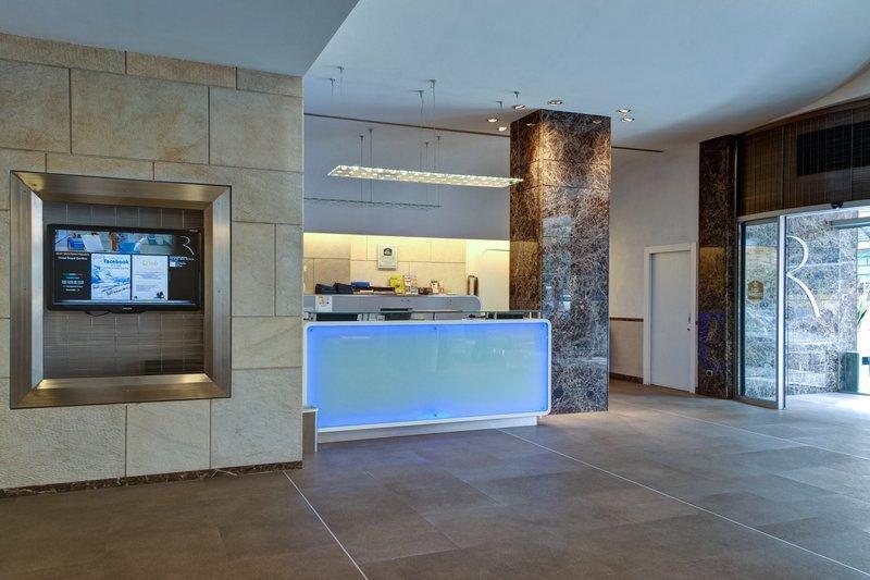 Western Premier Royal Santina Hotel