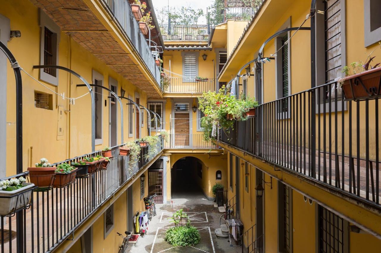Via Dei Cappellari Roma