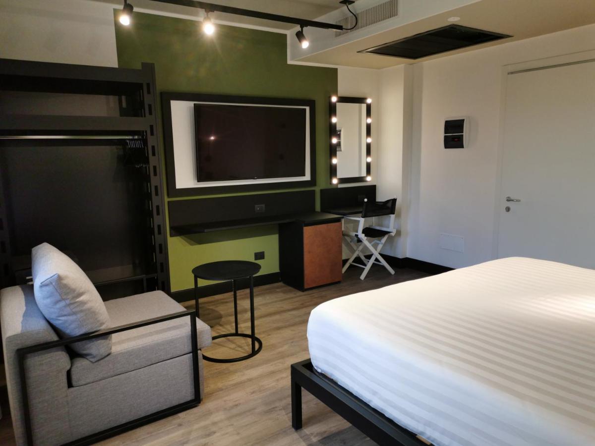 Hotell Mercure Cinecitta 4*